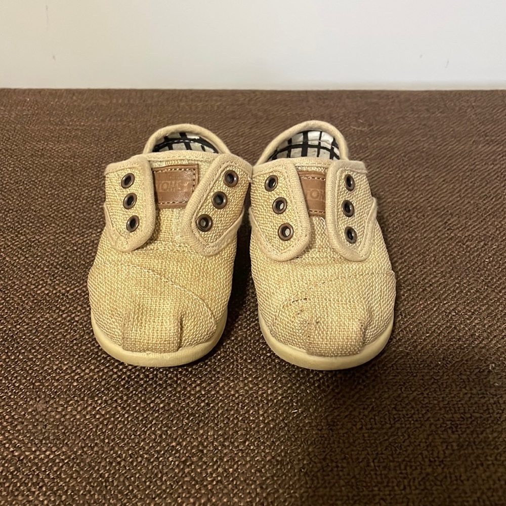 Beige Tom’s Size 5 for Baby